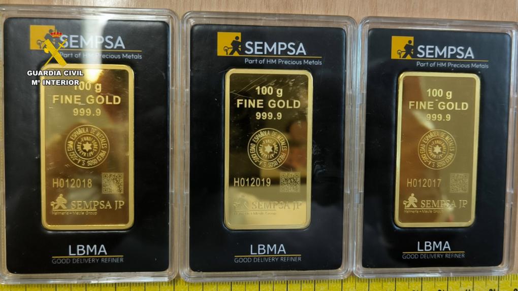 Lingotes de oro intervenidos por la Guardia Civil